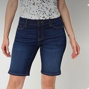 Liz Claiborne Sara Mid Rise Blue Bermuda Shorts Denim. Women’s 4 Petite